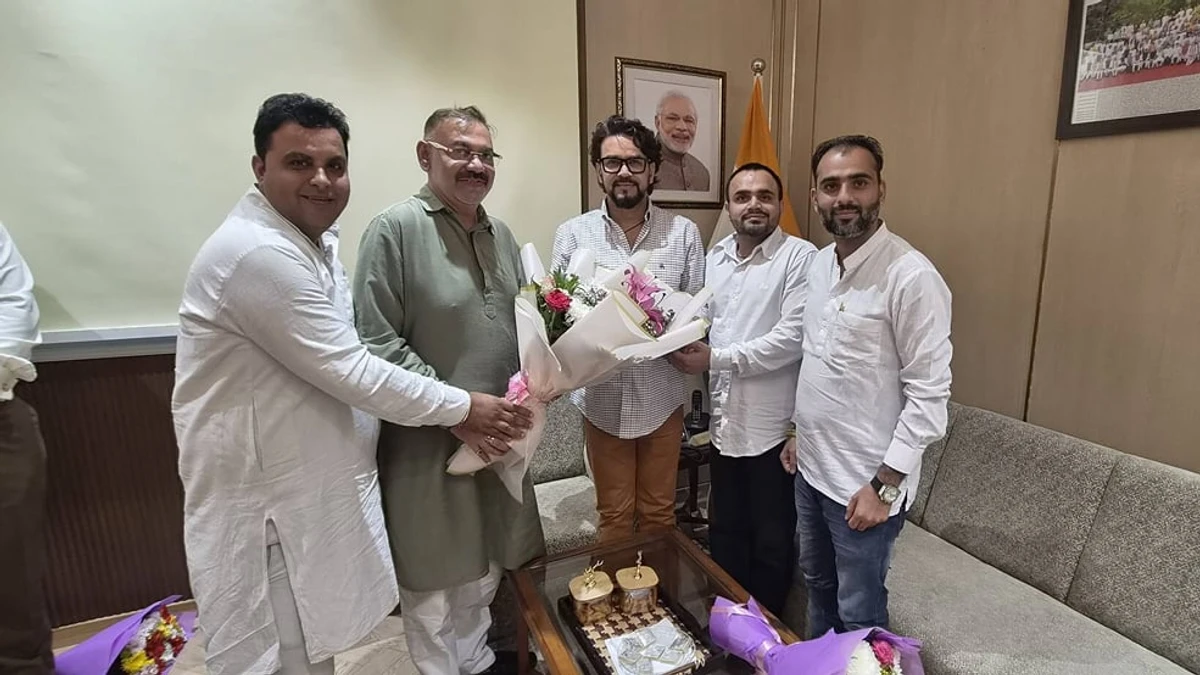 नवीन भाटिया ने पूर्व केंद्रीय मंत्री अनुराग ठाकुर से की मुलाकात, उद्योगों पर हुई चर्चा