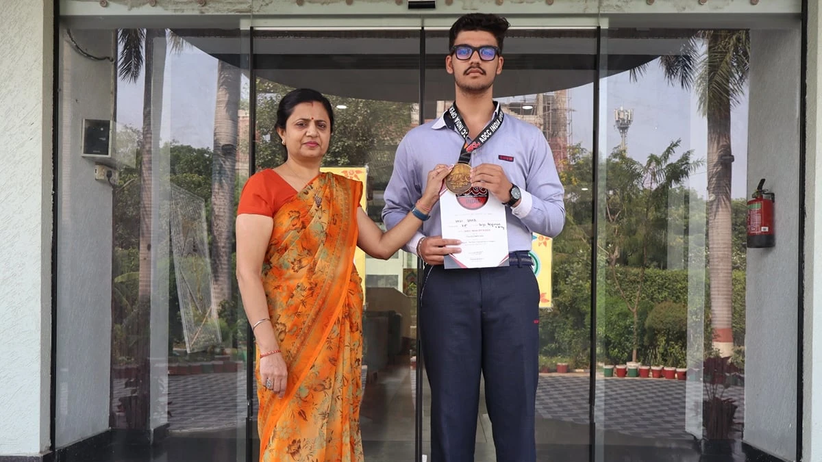 एसडी विद्या मंदिर के होनहार वासु बराड़ ने इंडिया ओपन-2026 में जीता स्वर्ण पदक